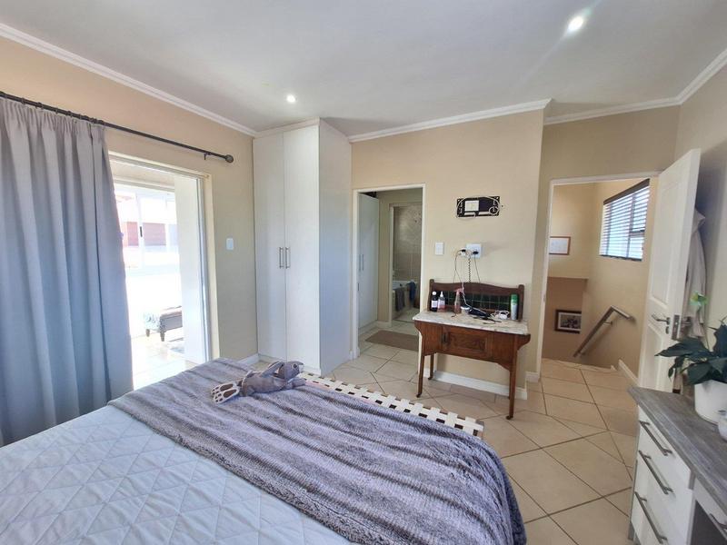 3 Bedroom Property for Sale in Fraaiuitsig Western Cape